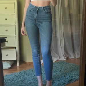 GOOD AMERICAN “ GOOD WAIST “ SKINNY JEANS